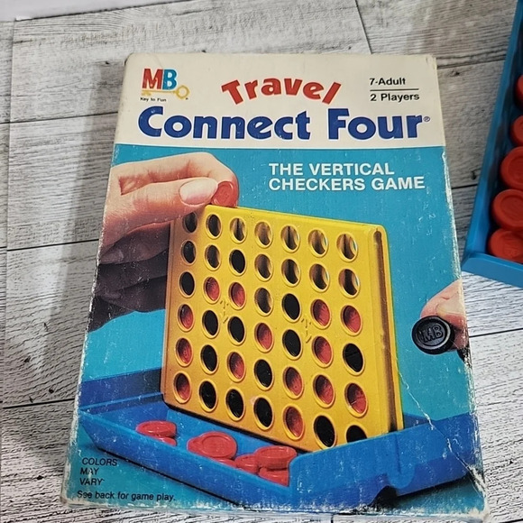 Connect Four Travel Size Board Game 1983 Milton Bradley Vertical Checkers Game - Picture 3 of 9